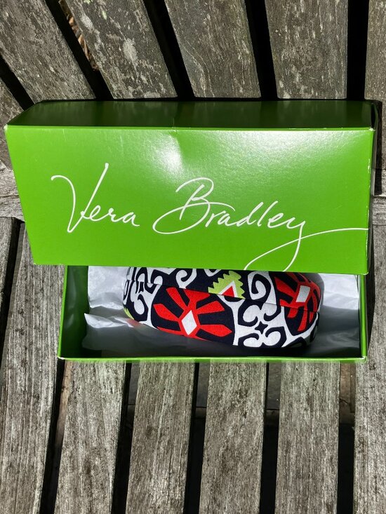 Vera Bradley Accessories - NWOT 🌟 Vera Bradley Hard Clamshell Eyeglass Sunglass Case